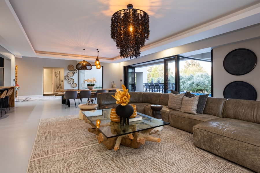 6 Bedroom Property for Sale in Winelands Western Cape